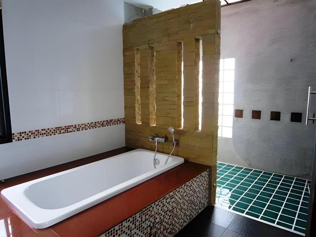 Nattha Waree Hot Spring Resort And Spa Ban Nua Khlong Exterior foto